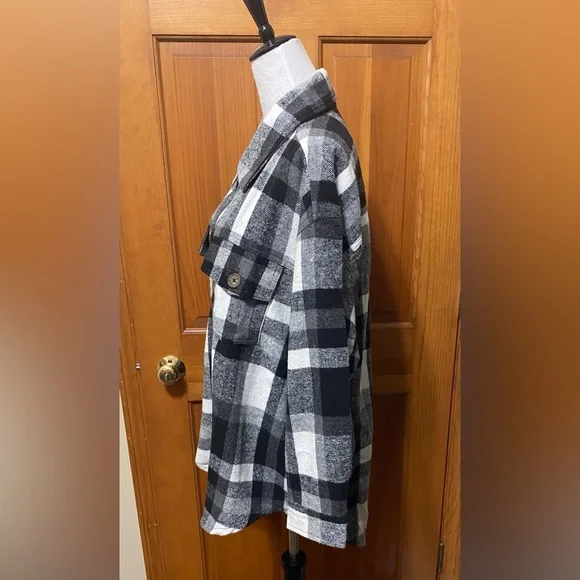 NWT Plus Size Plaid Brushed Knit Flannel Shacket - Picture 5 of 5